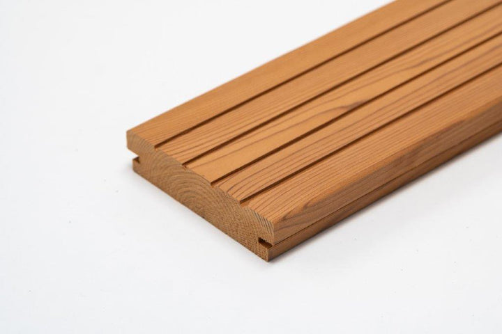 Deck de Pinho Silvestre TMI  26X135X800-2400mm, Standard, Ranhurado, Fixação Semi-oculta, Preço ao m2