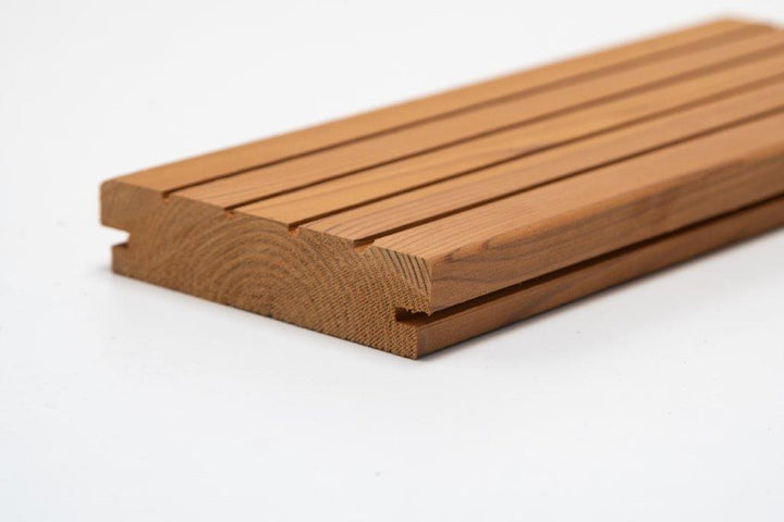 Deck de Pinho Silvestre TMI  26X135X800-2400mm, Standard, Ranhurado, Fixação Semi-oculta, Preço ao m2